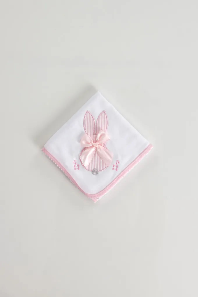 Fralda bordada com coelho