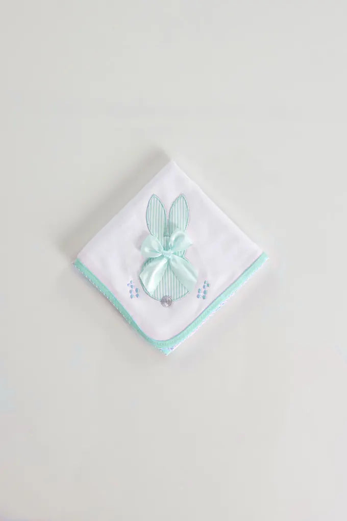 Fralda bordada com coelho