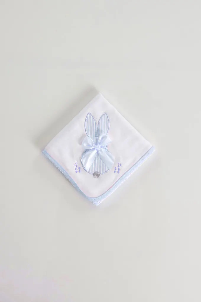 Fralda bordada com coelho