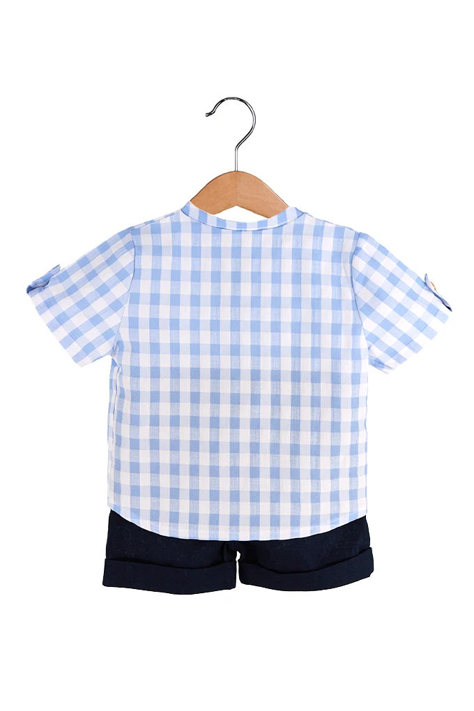 Conjunto de calções e t-shirt